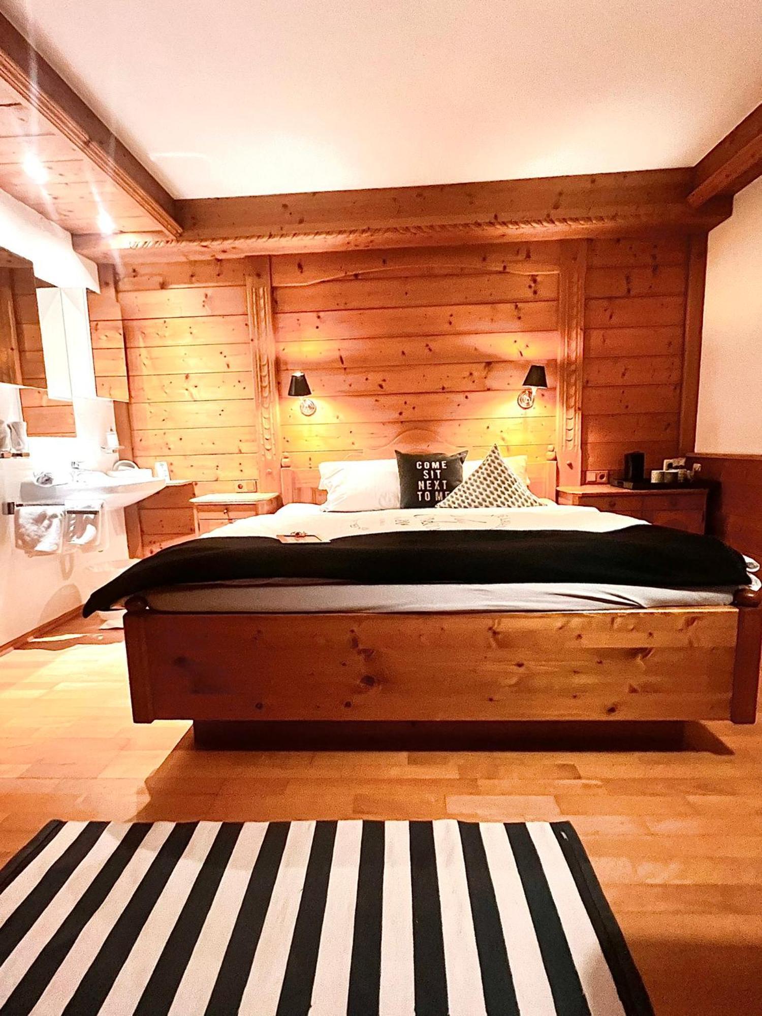 Haus Tirolerland Hotel Oetz Bagian luar foto