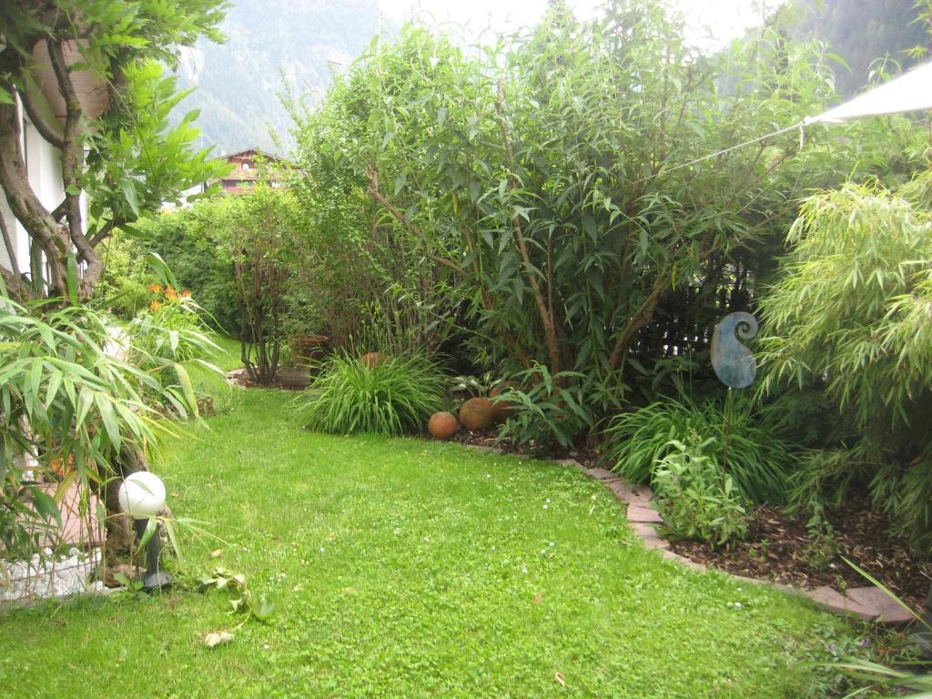 Haus Tirolerland Hotel Oetz Bagian luar foto