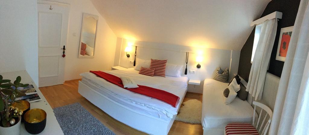 Haus Tirolerland Hotel Oetz Bagian luar foto