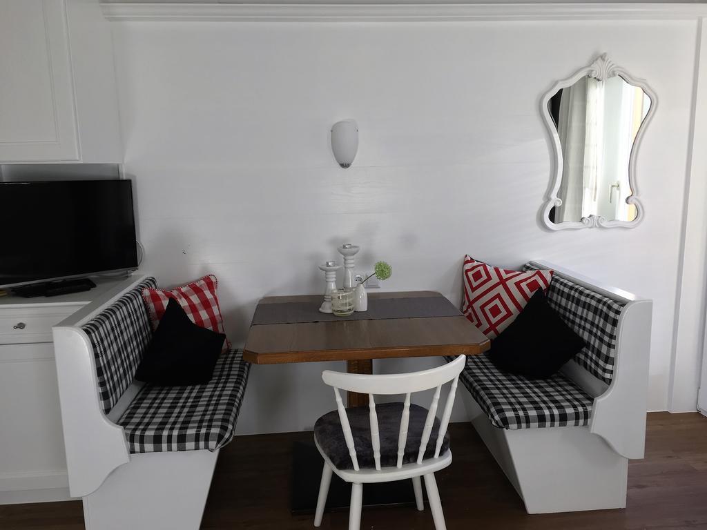 Haus Tirolerland Hotel Oetz Bagian luar foto