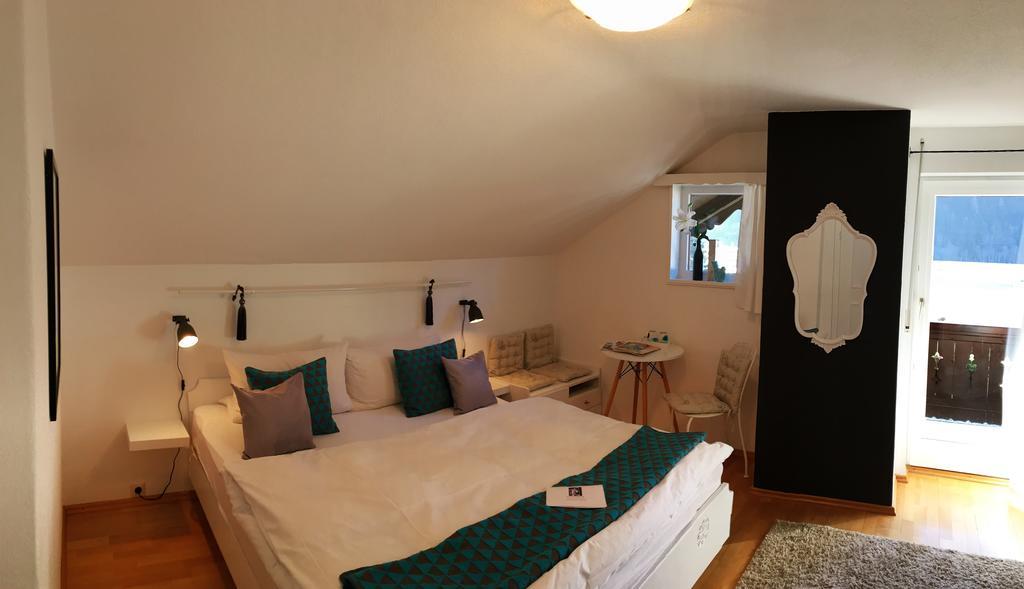 Haus Tirolerland Hotel Oetz Bagian luar foto