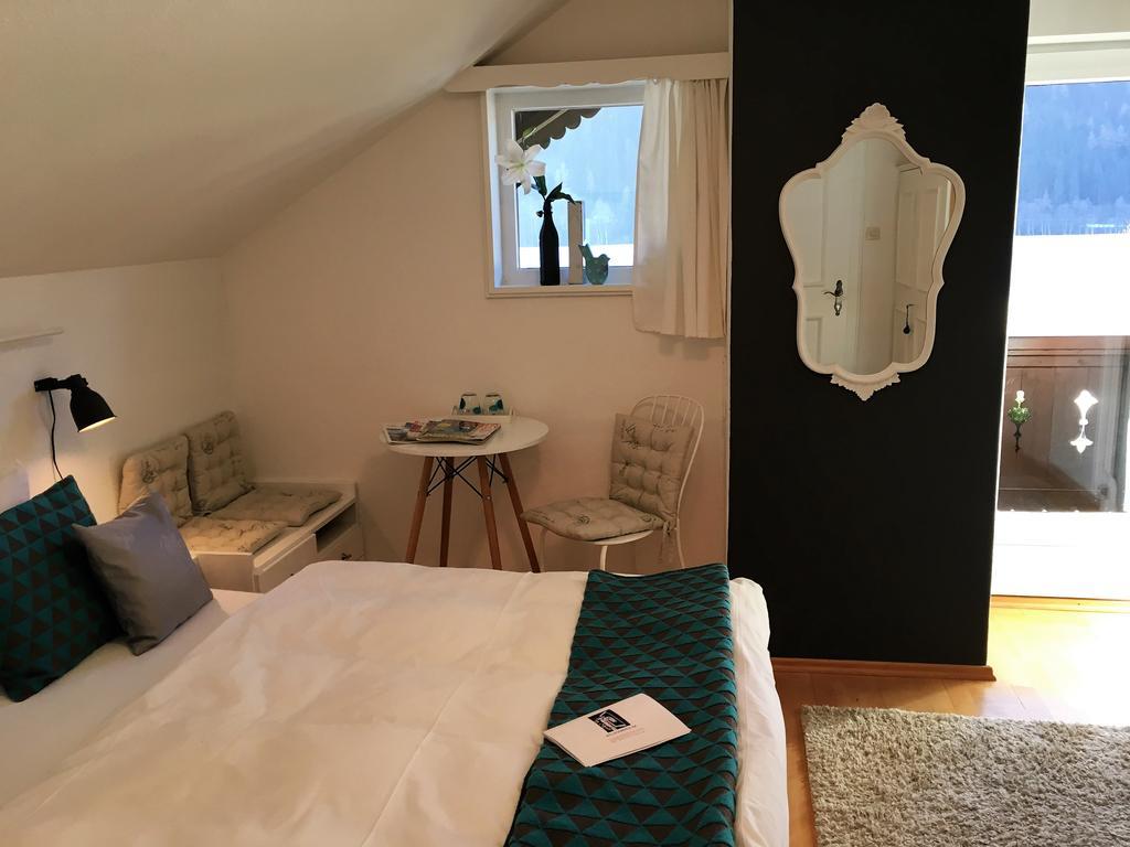 Haus Tirolerland Hotel Oetz Bagian luar foto